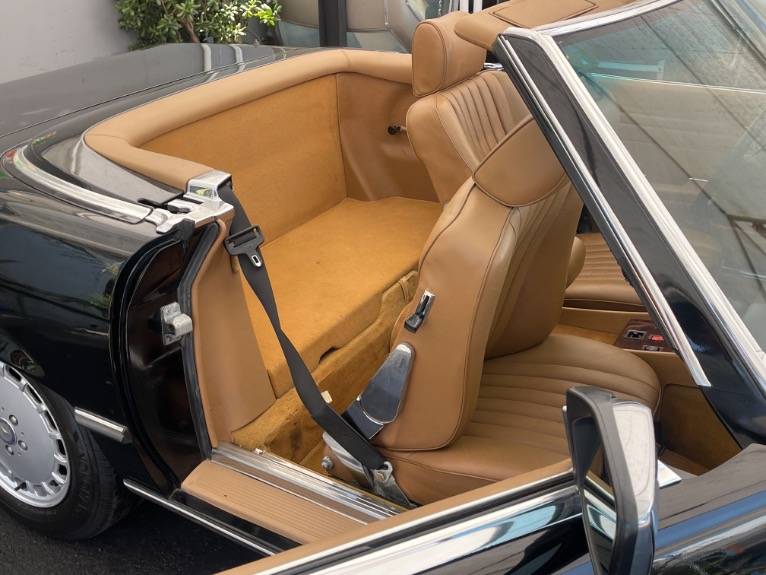 Mercedes-benz-560-class-1986-4