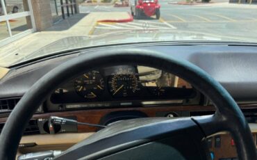 Mercedes-benz-560-class-1988-yellow-98