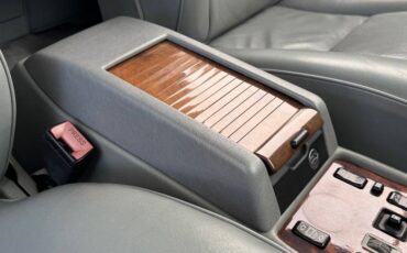 Mercedes-benz-560-class-1989-14