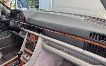 Mercedes-benz-560-class-1989-17