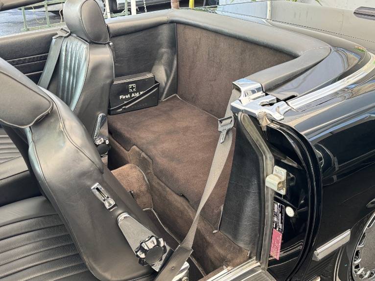 Mercedes-benz-560-class-1989-32