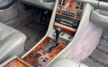 Mercedes-benz-560-class-1989-5