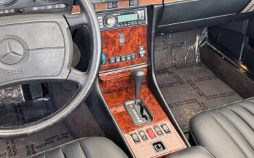 Mercedes-benz-560-class-1989-5