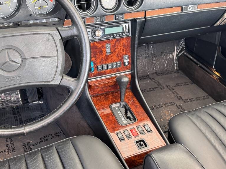 Mercedes-benz-560-class-1989-5