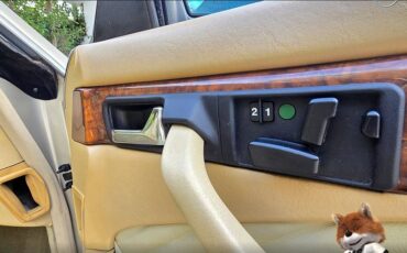 Mercedes-benz-560-series-1991-12