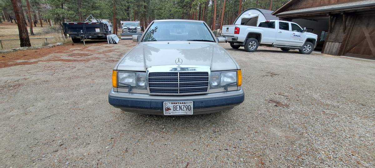 Mercedes-benz-c300-1990-custom-1