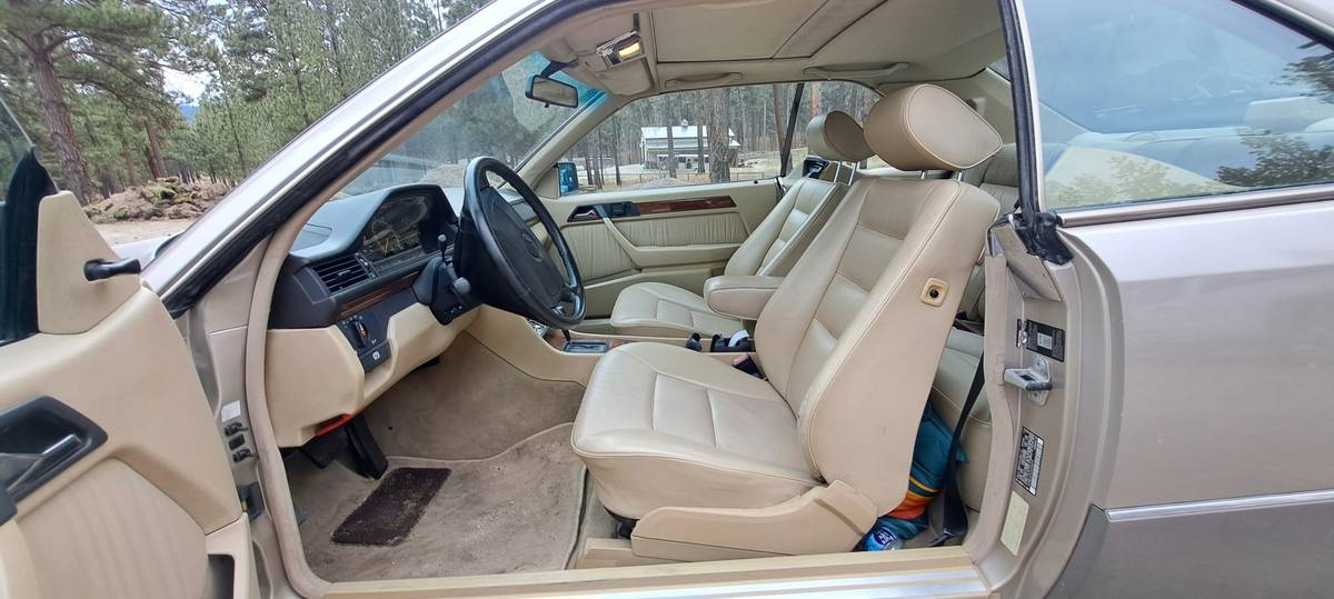 Mercedes-benz-c300-1990-custom-2