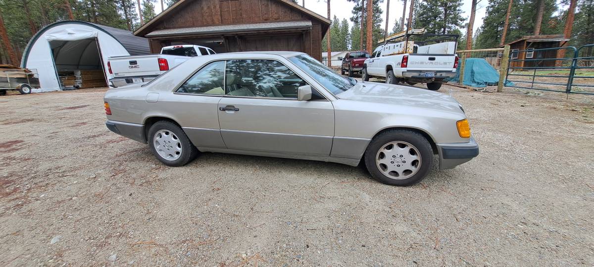 Mercedes-benz-c300-1990-custom