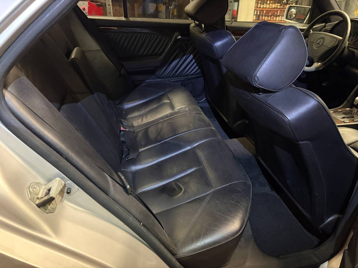 Mercedes-benz-c36-amg-1996-silver-10