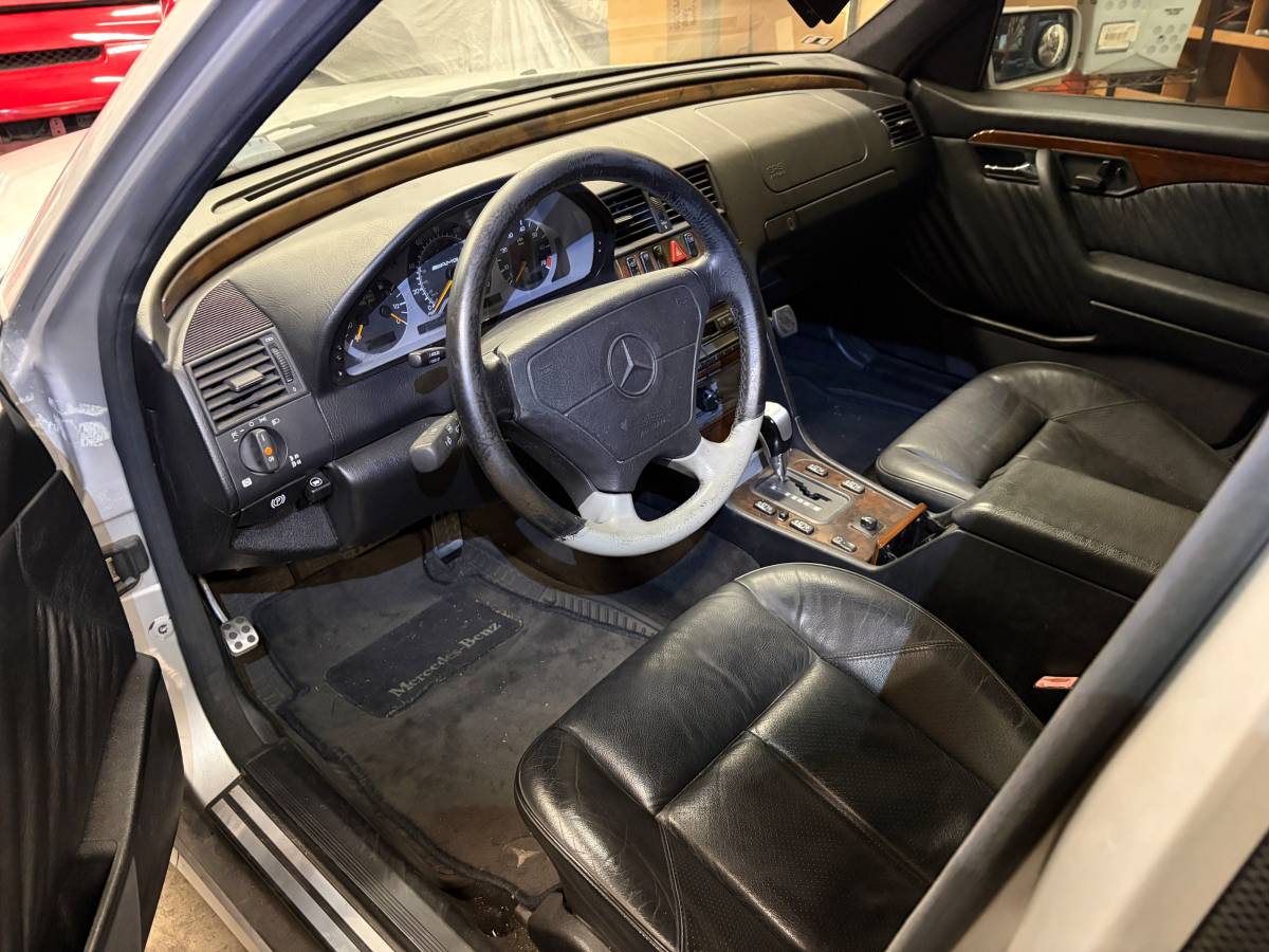 Mercedes-benz-c36-amg-1996-silver-14