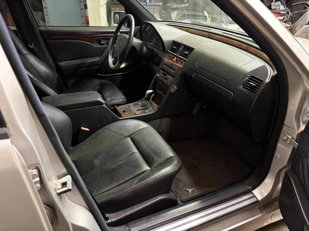 Mercedes-benz-c36-amg-1996-silver-19