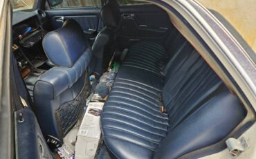 Mercedes-benz-diesel-1985-3