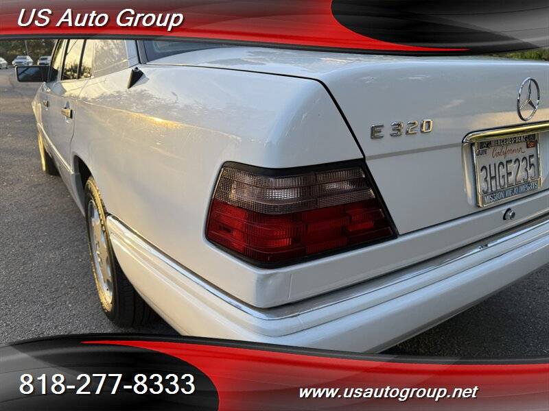 Mercedes-benz-e-320-1994-white-11