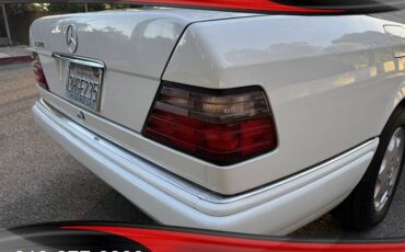 Mercedes-benz-e-320-1994-white-12