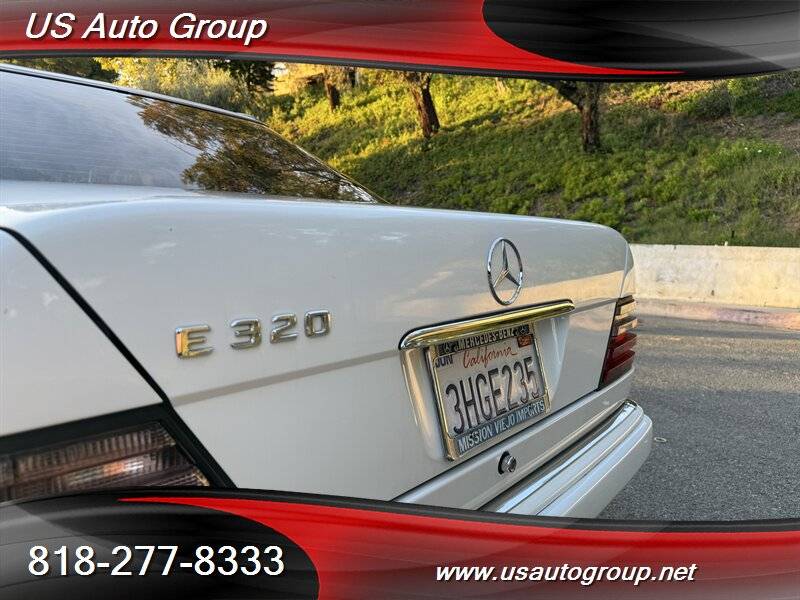 Mercedes-benz-e-320-1994-white-13