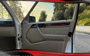 Mercedes-benz-e-320-1994-white-17