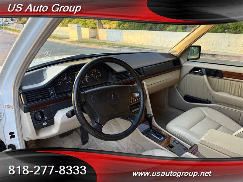 Mercedes-benz-e-320-1994-white-22