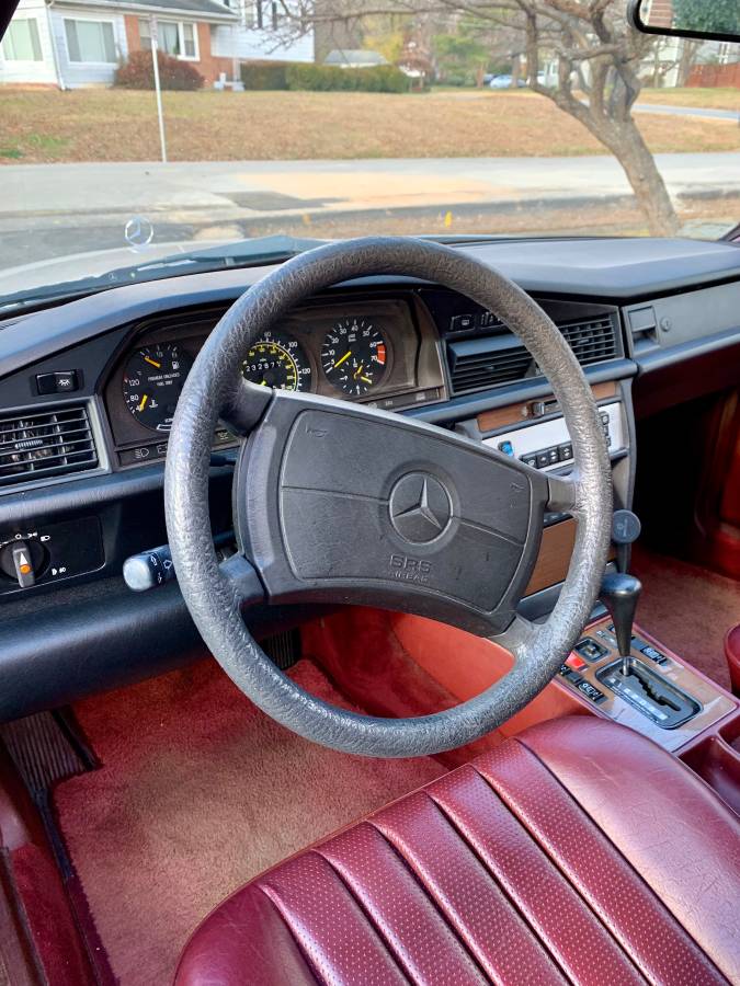 Mercedes-benz-e-class-1989-silver-1