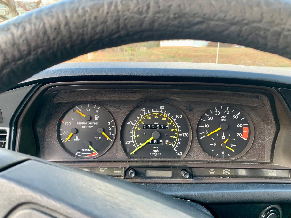 Mercedes-benz-e-class-1989-silver-3