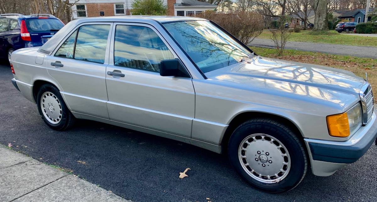 Mercedes-benz-e-class-1989-silver-4