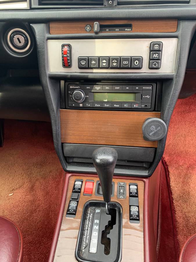 Mercedes-benz-e-class-1989-silver-5