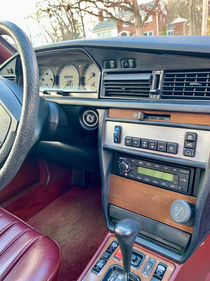 Mercedes-benz-e-class-1989-silver-8