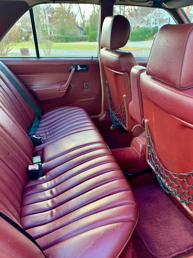 Mercedes-benz-e-class-1989-silver