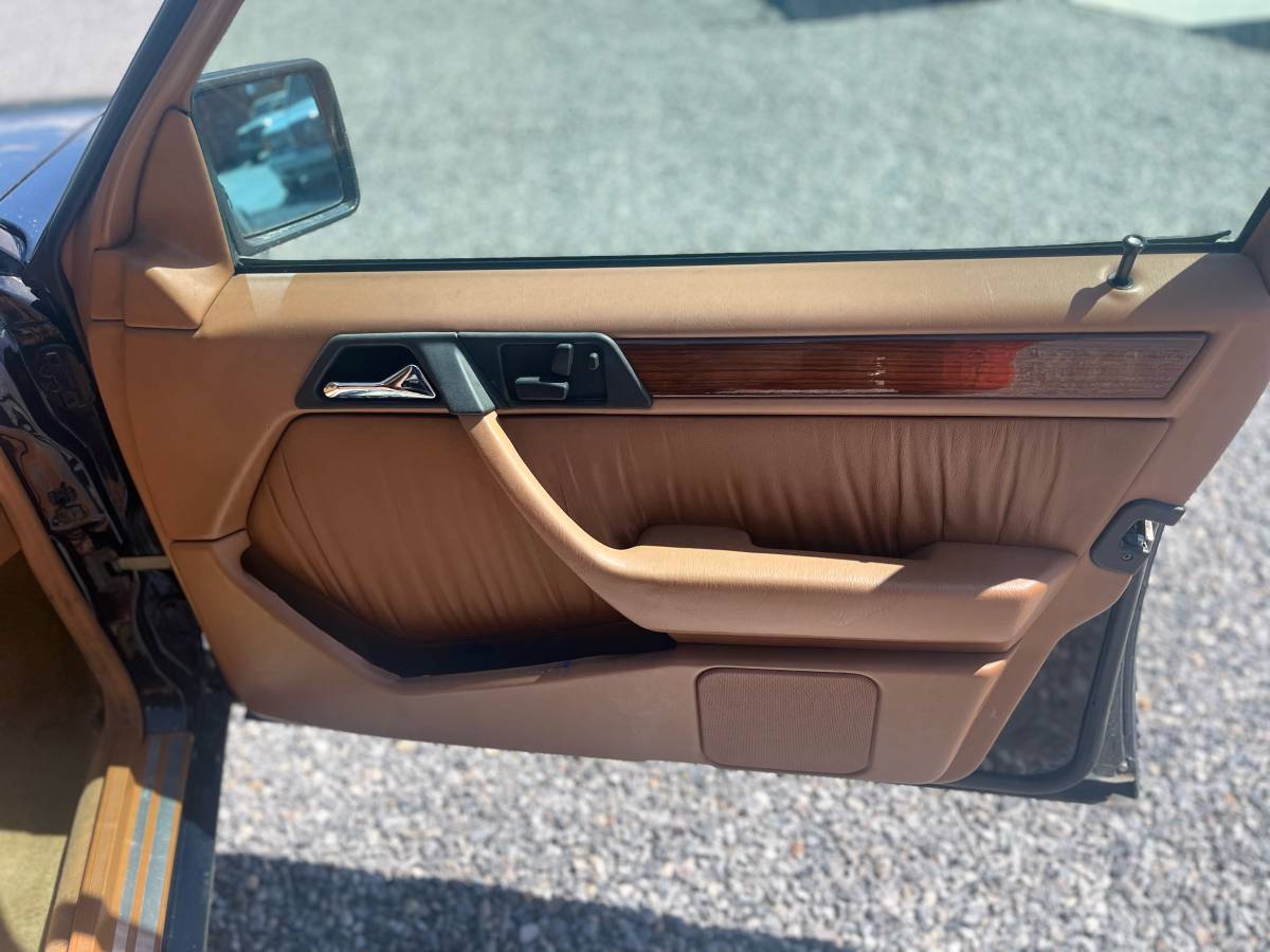 Mercedes-benz-e-class-1995-blue-10