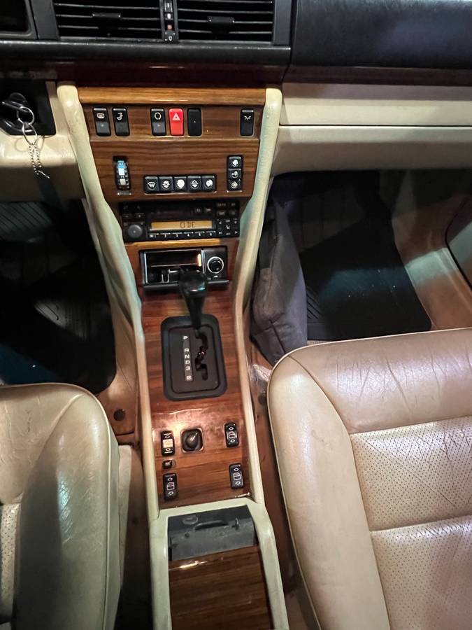 Mercedes-benz-e-class-1995-blue-14