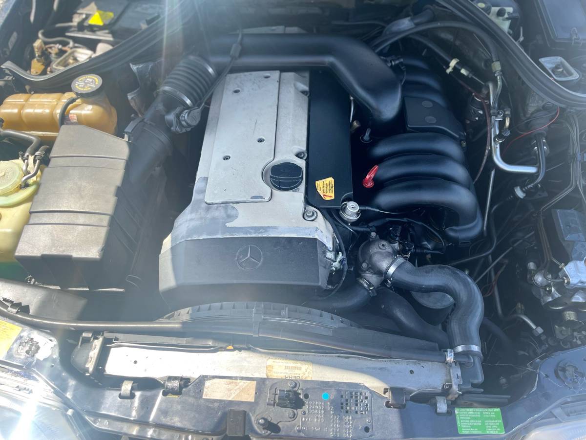 Mercedes-benz-e-class-1995-blue-15