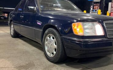 Mercedes-benz-e-class-1995-blue-2