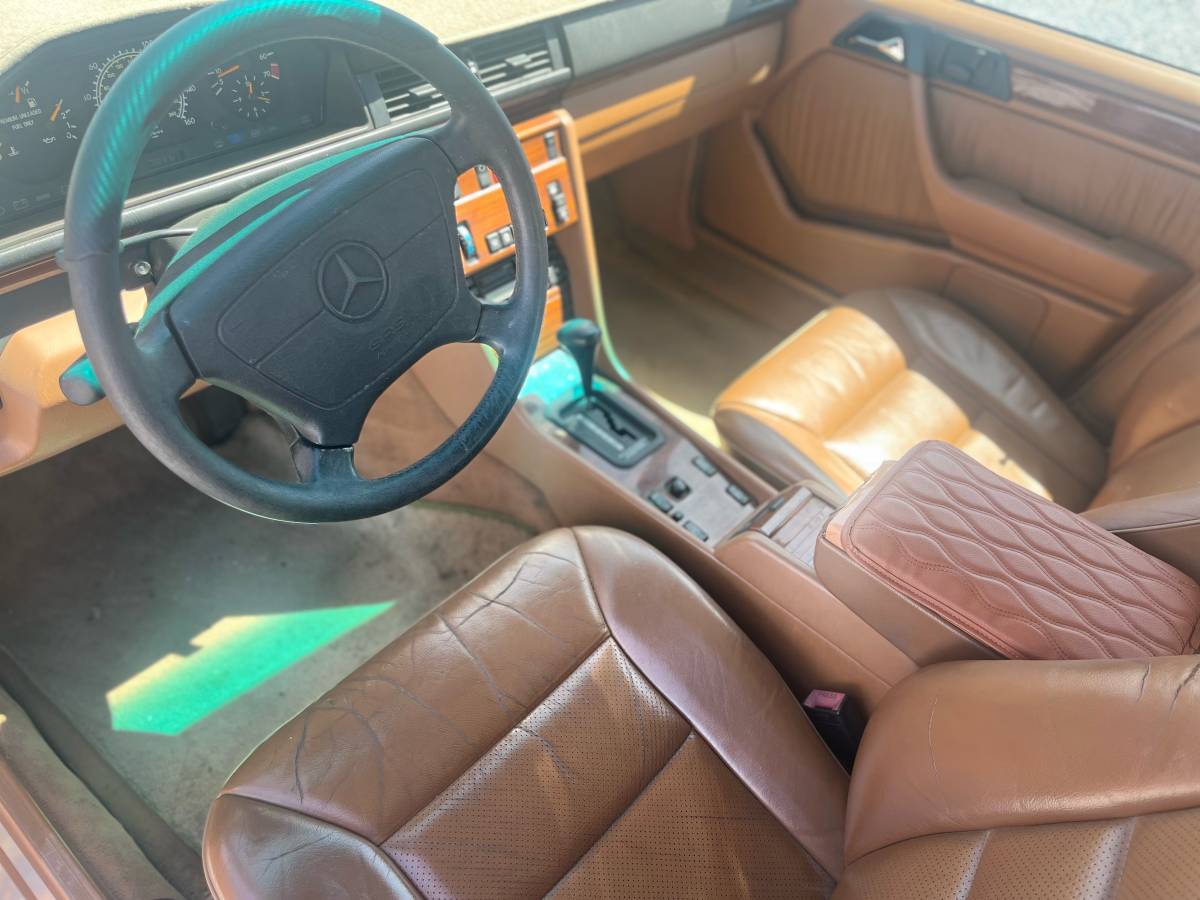 Mercedes-benz-e-class-1995-blue-2