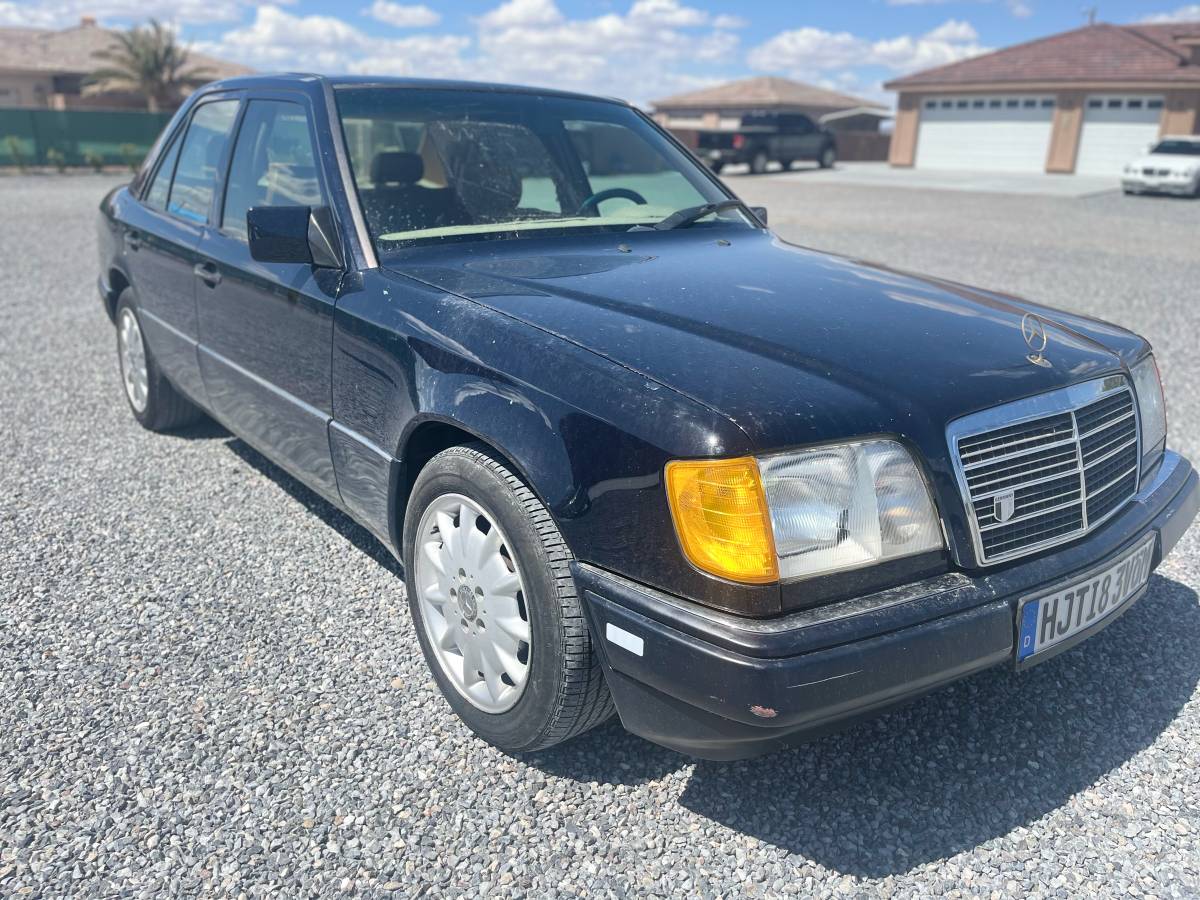 Mercedes-benz-e-class-1995-blue-3