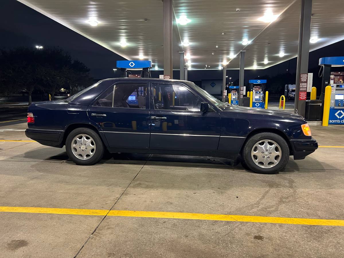 Mercedes-benz-e-class-1995-blue-5
