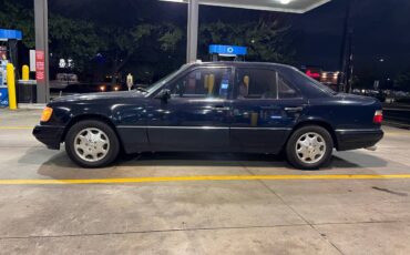 Mercedes-benz-e-class-1995-blue-6