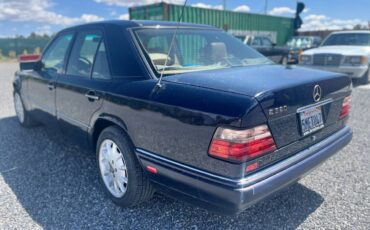 Mercedes-benz-e-class-1995-blue-6