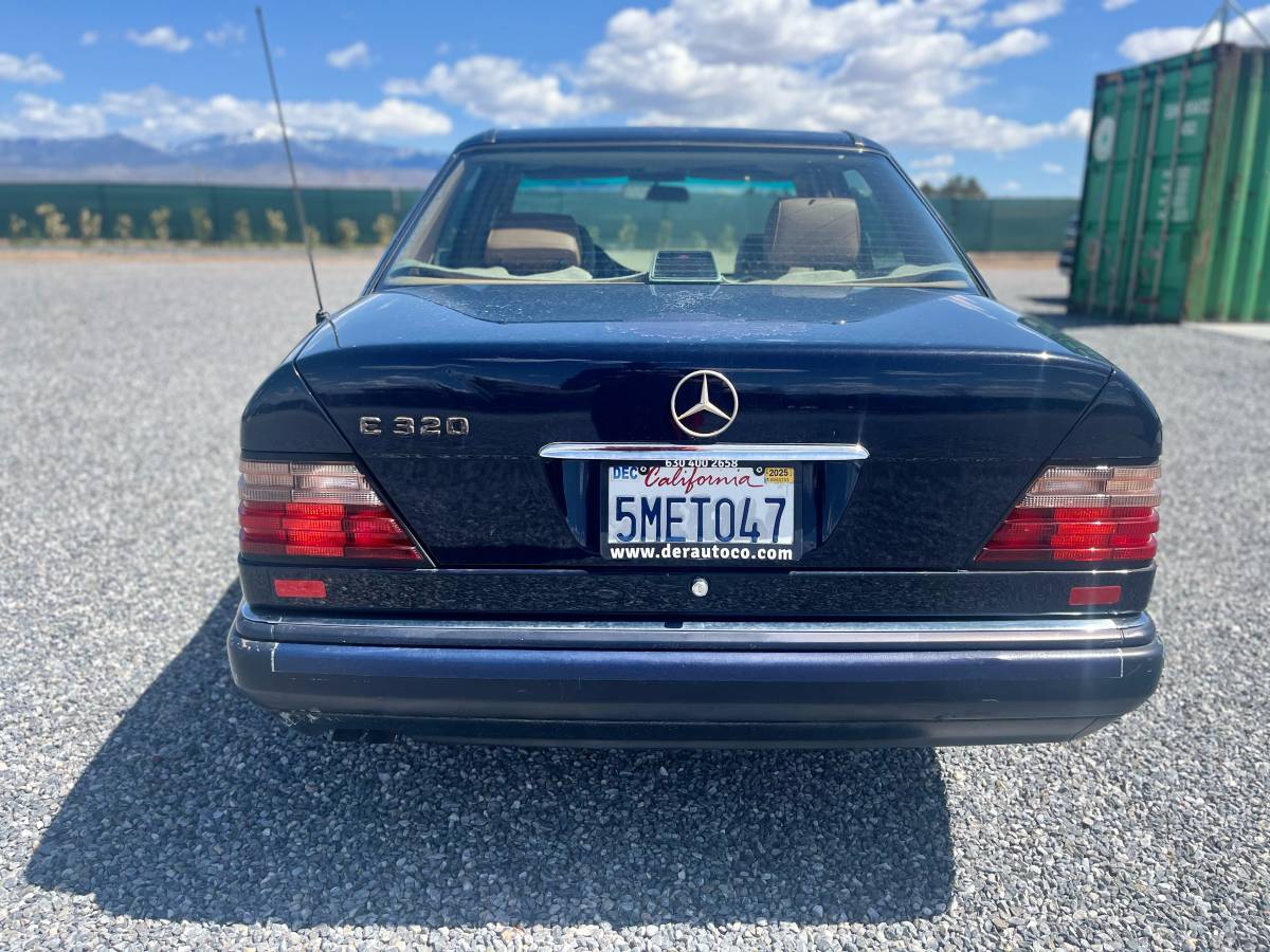 Mercedes-benz-e-class-1995-blue-7