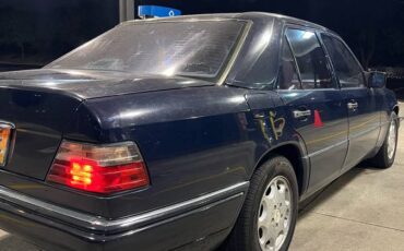 Mercedes-benz-e-class-1995-blue-9