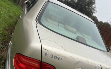 Mercedes-benz-e-class-diesel-1996-3