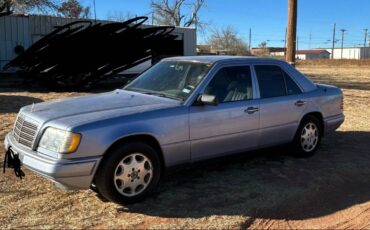 Mercedes-benz-e300-diesel-1995-blue-5