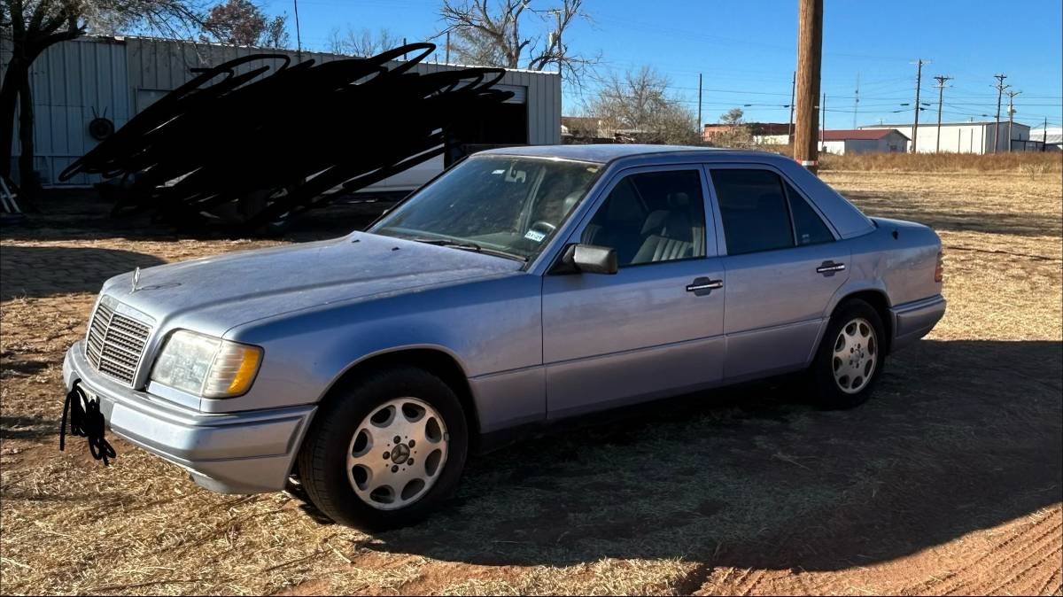 Mercedes-benz-e300-diesel-1995-blue-5