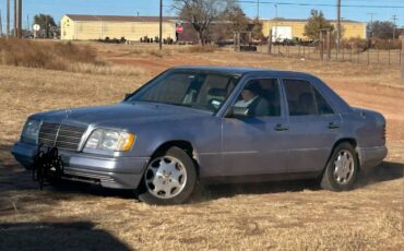 Mercedes-benz-e300-diesel-1995-blue-9