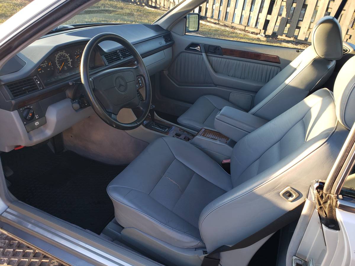 Mercedes-benz-e320-1995-silver-14