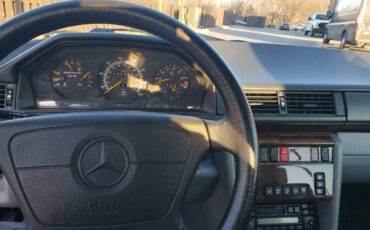 Mercedes-benz-e320-1995-silver-15