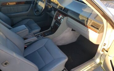 Mercedes-benz-e320-1995-silver-3