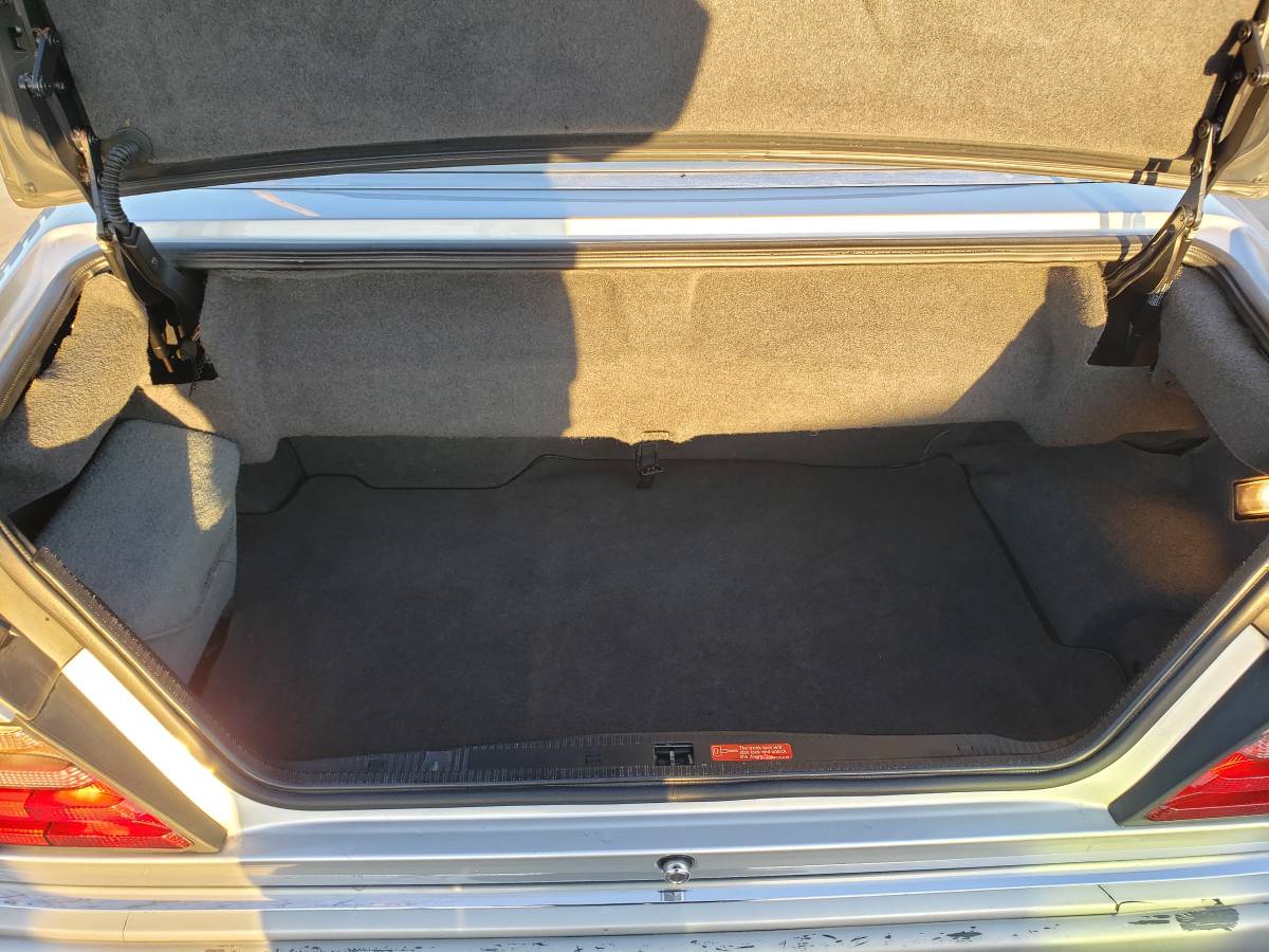 Mercedes-benz-e320-1995-silver-5