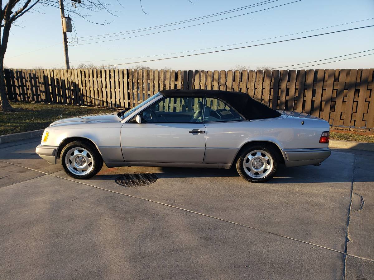 Mercedes-benz-e320-1995-silver-6