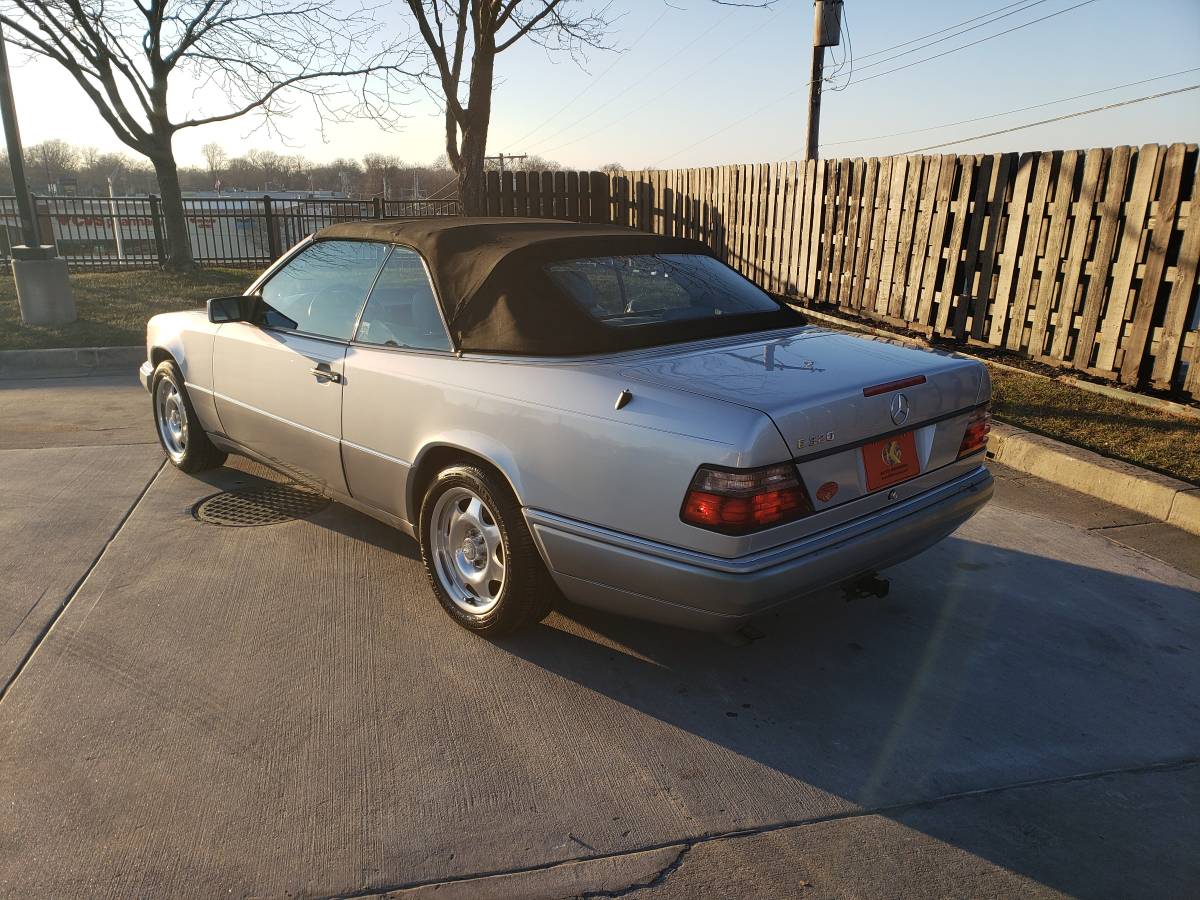 Mercedes-benz-e320-1995-silver-7