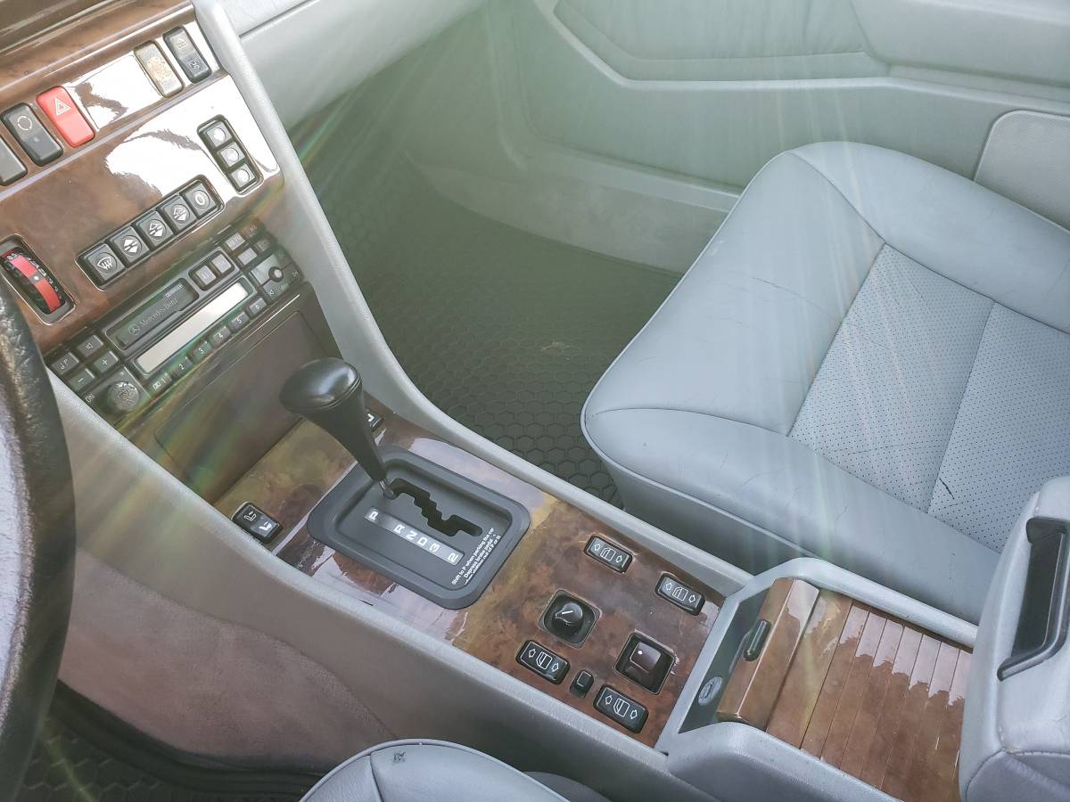 Mercedes-benz-e320-1995-silver