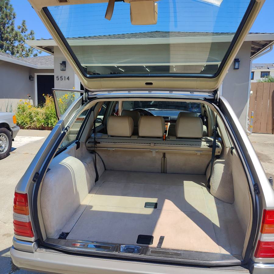 Mercedes-benz-e320-wagon-1995-brown-10